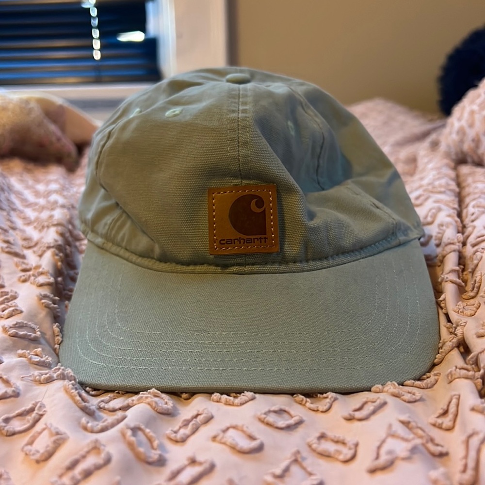 Women’s Carhartt hat